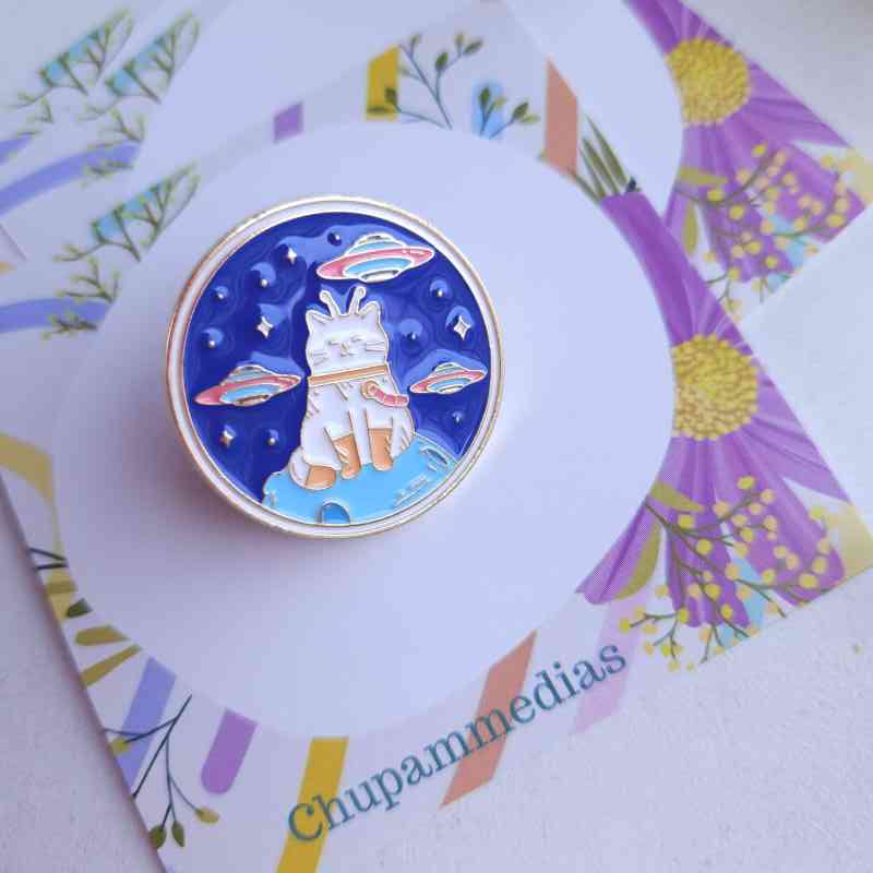 Pins - Gati en el espacio miniatura 1