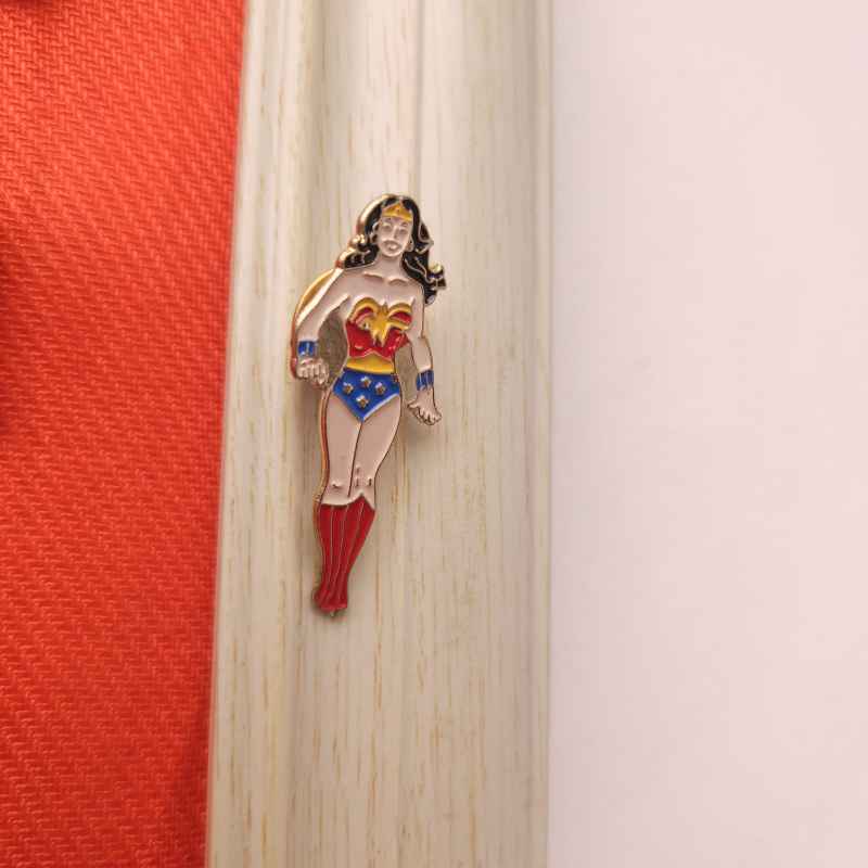 Pins Mujer Maravilla miniatura 1